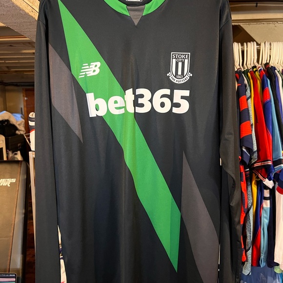 2015/2016 Stoke City Long Sleeve Away Jersey. - Picture 2 of 10